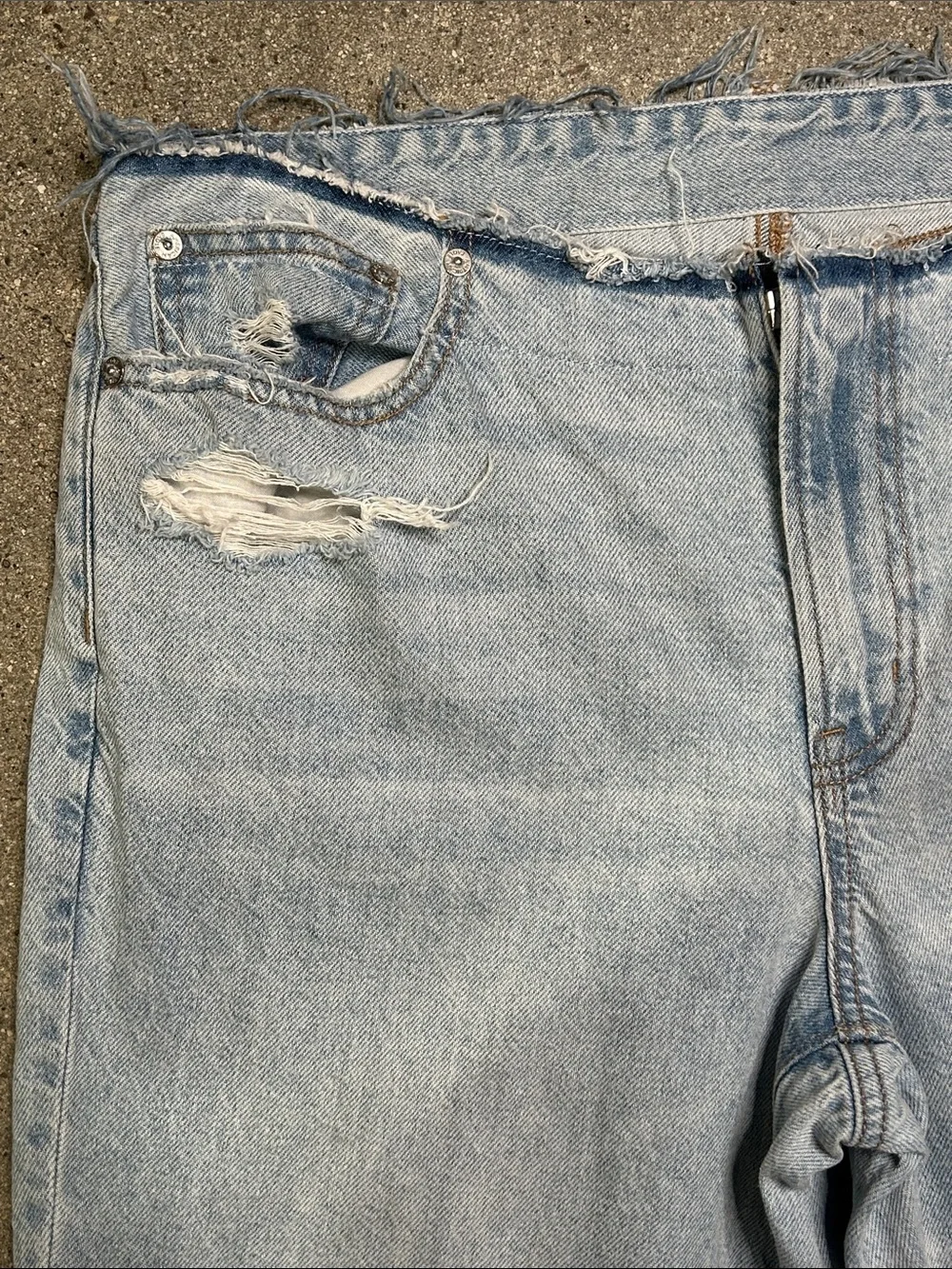 American Eagle Light Blue Womens Denim Jeans - Distressed Casual Relaxed Fit